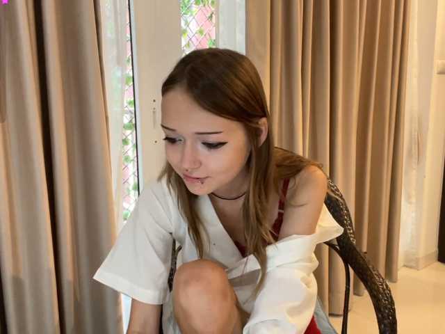 ValeriaHova live cam preview