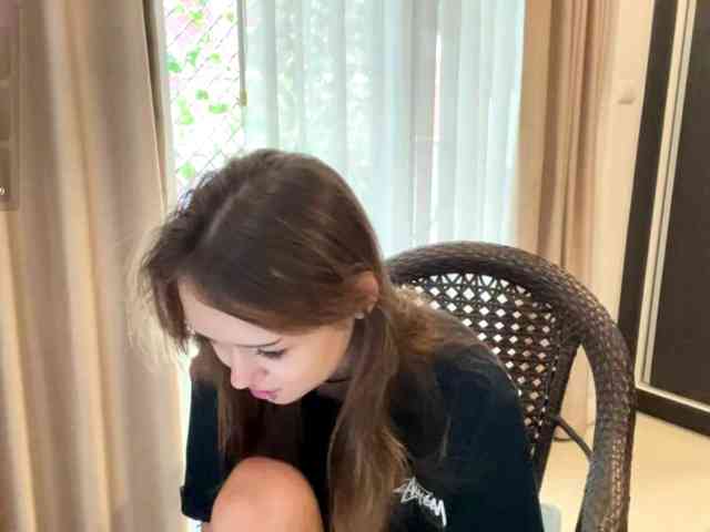 ValeriaHova webcam