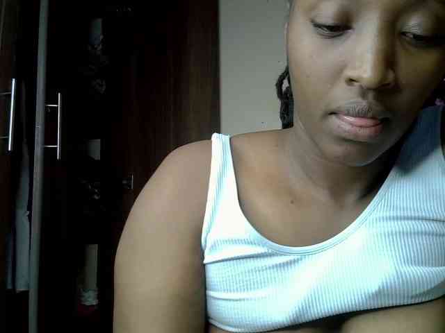 sexy-toyy webcam