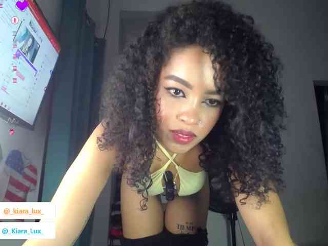 Kiara-Lux webcam