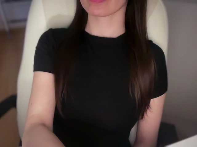 emishy live cam on BongaCams
