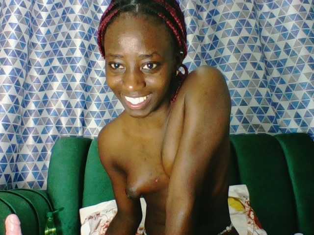 Sweetsmile23 live cam on BongaCams
