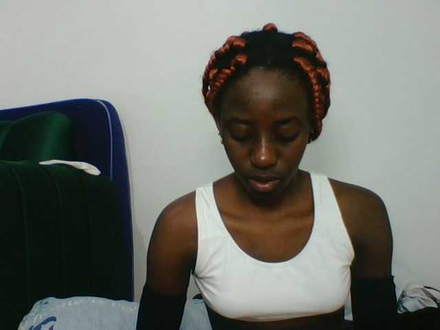 Sweetsmile23 live cam on BongaCams