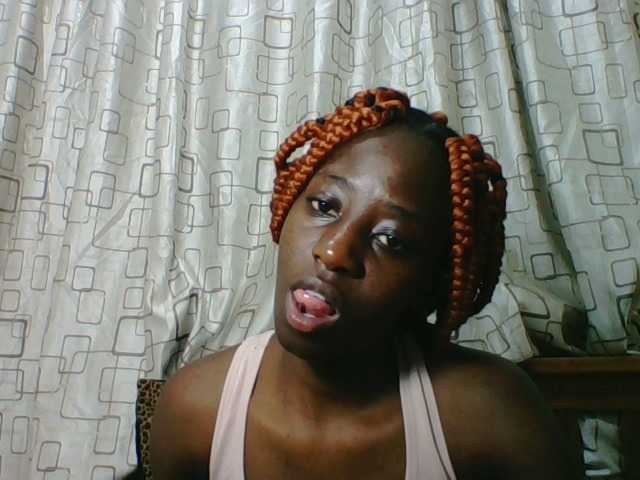 Sweetsmile23 live cam on BongaCams