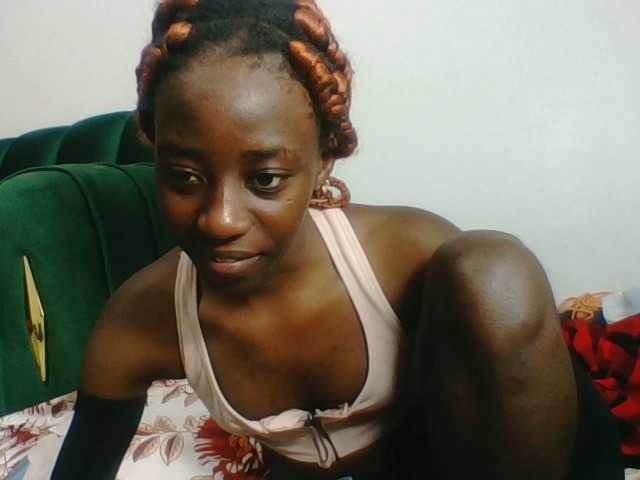 Sweetsmile23 live webcam show