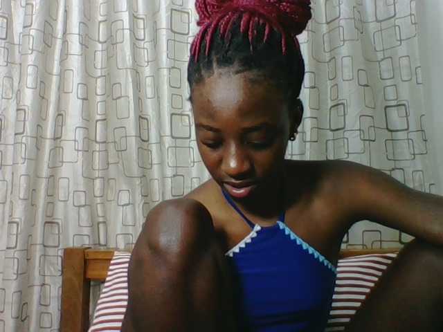Sweetsmile23 live cam on BongaCams