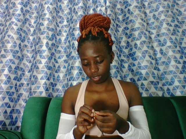 Sweetsmile23 live cam on BongaCams