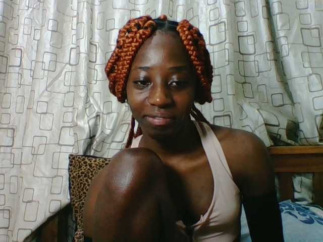 Sweetsmile23 live cam on BongaCams