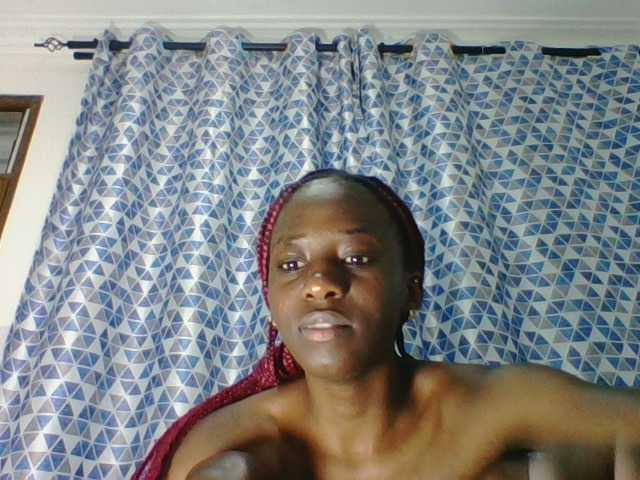 Sweetsmile23 live cam on BongaCams