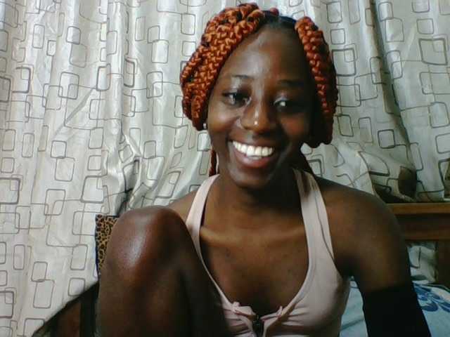 Sweetsmile23 live cam on BongaCams