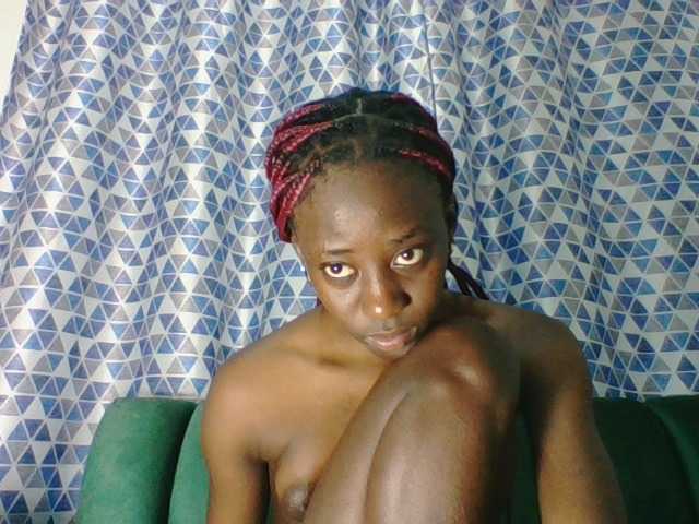 Sweetsmile23 live cam on BongaCams