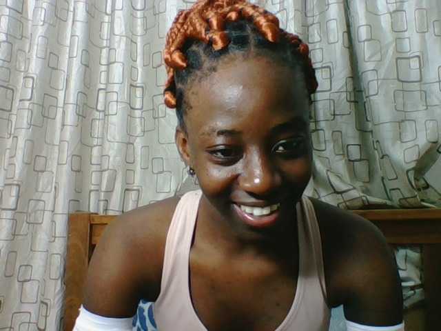 Sweetsmile23 live cam on BongaCams
