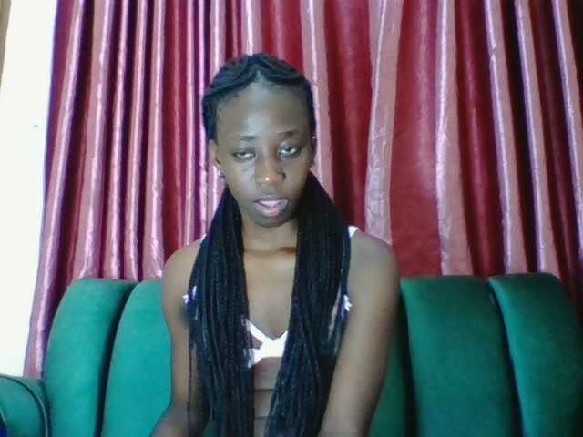 Sweetsmile23 live cam on BongaCams