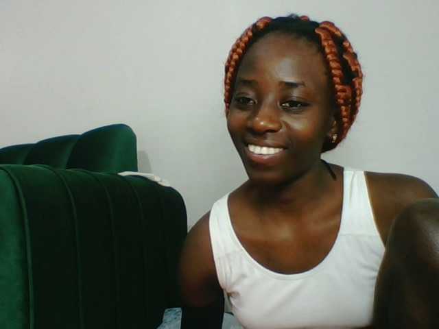 Sweetsmile23 live cam on BongaCams