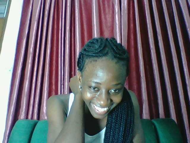 Sweetsmile23 live cam on BongaCams