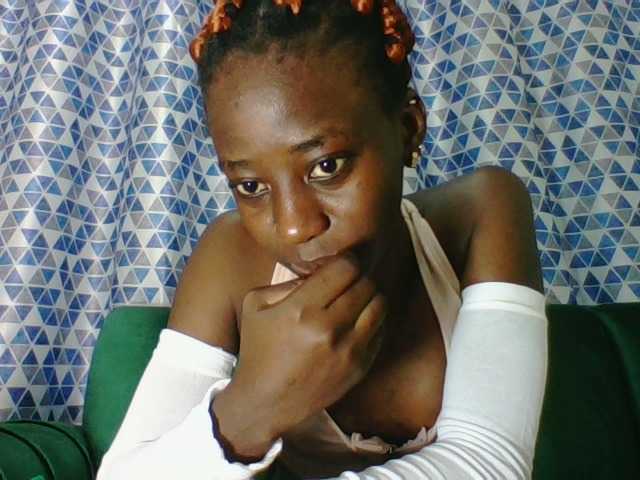 Sweetsmile23 live cam on BongaCams