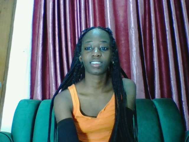 Sweetsmile23 live cam on BongaCams