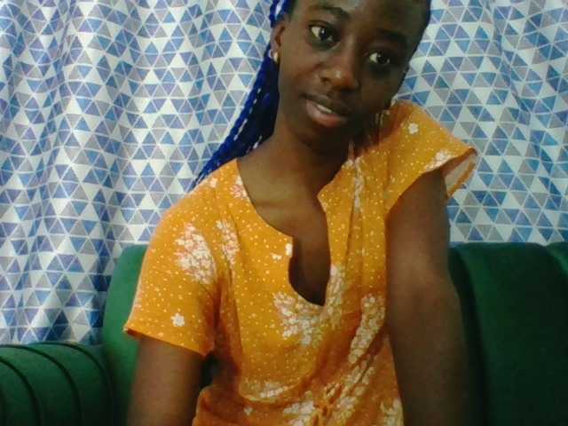 Sweetsmile23 live cam on BongaCams