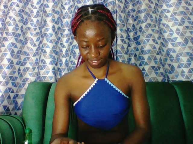 Sweetsmile23 live cam on BongaCams