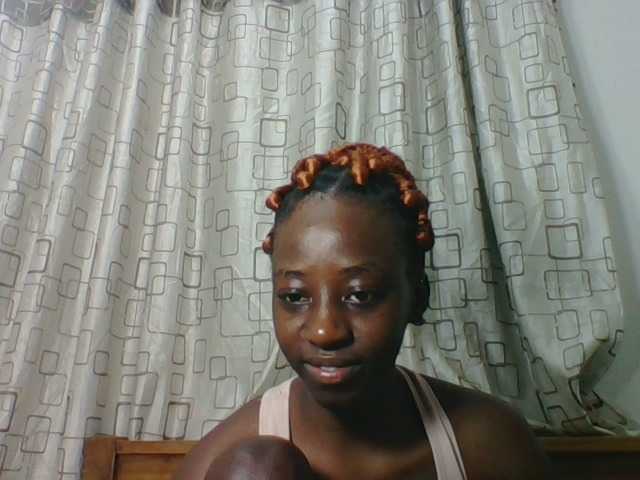 Sweetsmile23 live cam on BongaCams