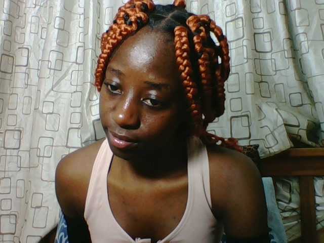 Sweetsmile23 live cam on BongaCams