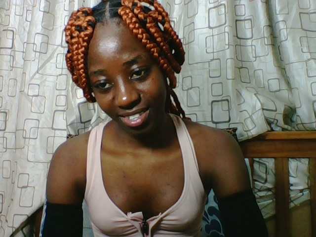 Sweetsmile23 live cam on BongaCams
