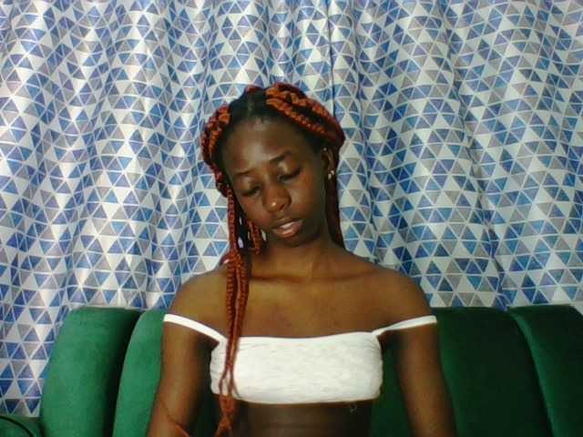 Sweetsmile23 live cam on BongaCams