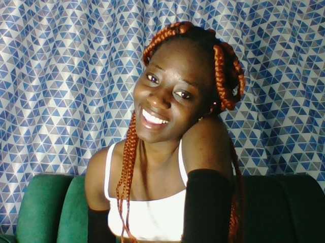 Sweetsmile23 live cam on BongaCams