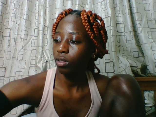 Sweetsmile23 live cam on BongaCams
