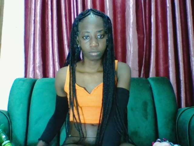 Sweetsmile23 live cam on BongaCams