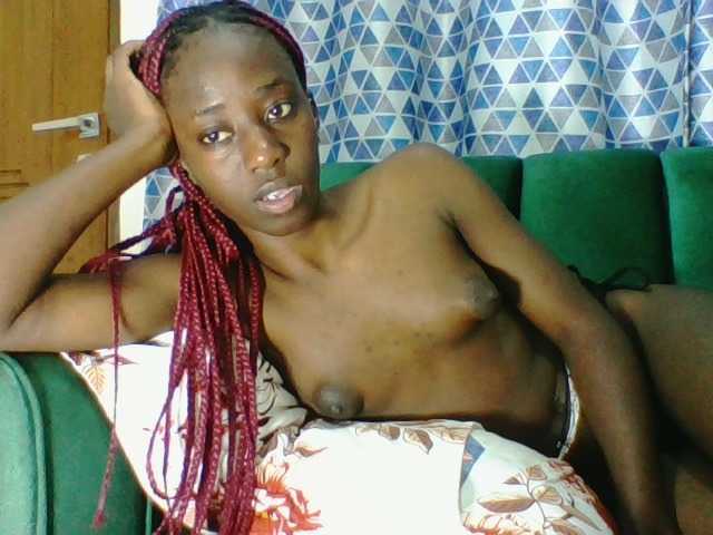 Sweetsmile23 live cam on BongaCams