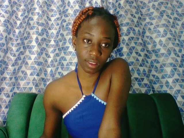 Sweetsmile23 live cam on BongaCams