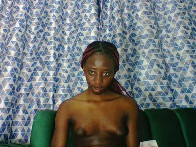 Sweetsmile23 live cam on BongaCams