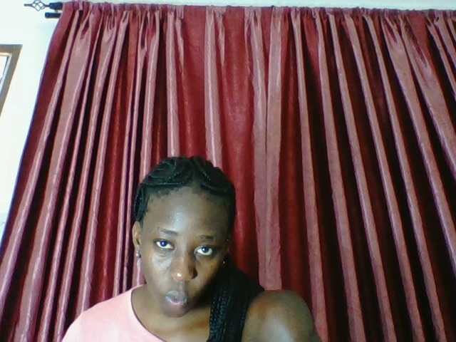 Sweetsmile23 live cam on BongaCams