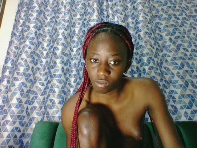 Sweetsmile23 live cam on BongaCams