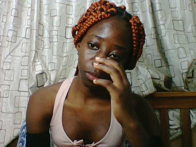 Sweetsmile23 live cam on BongaCams