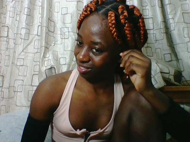 Sweetsmile23 live cam on BongaCams