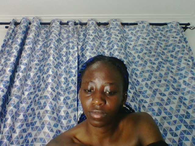Sweetsmile23 live cam on BongaCams