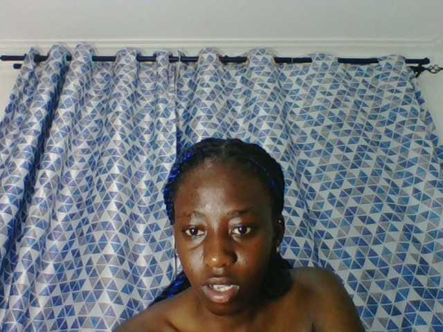 Sweetsmile23 live cam on BongaCams