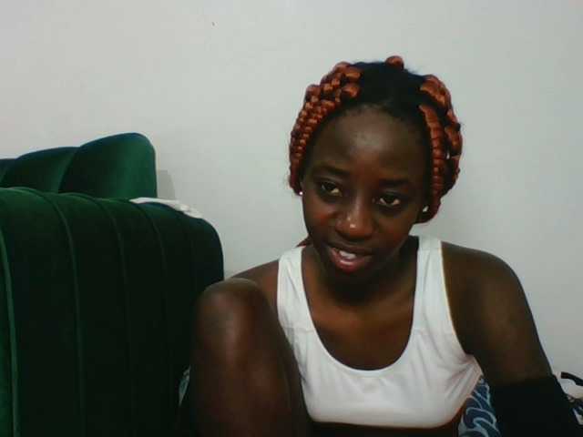 Sweetsmile23 live cam on BongaCams