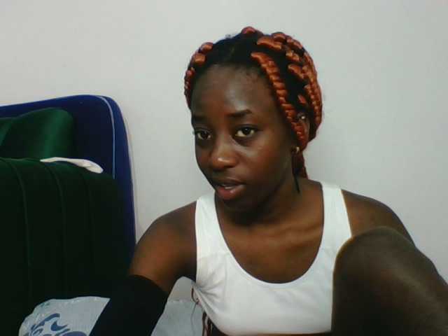 Sweetsmile23 live cam on BongaCams