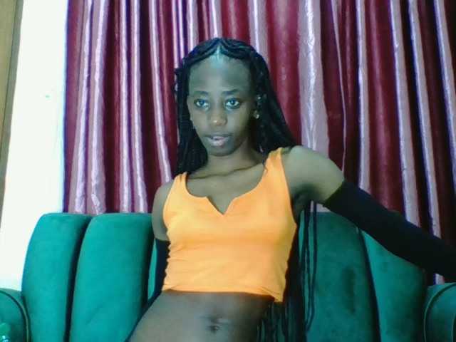 Sweetsmile23 live cam on BongaCams