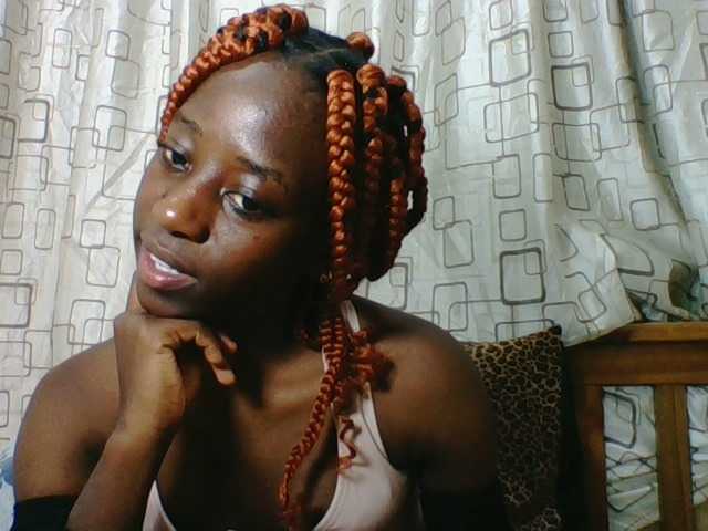 Sweetsmile23 live cam on BongaCams