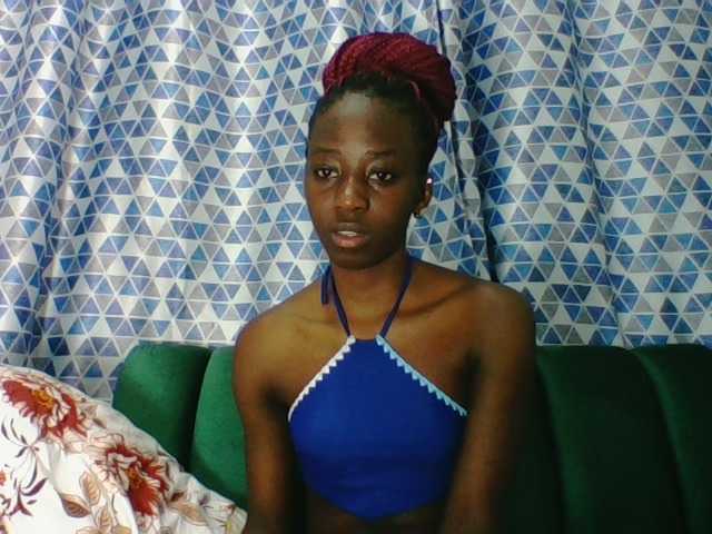 Sweetsmile23 live cam on BongaCams