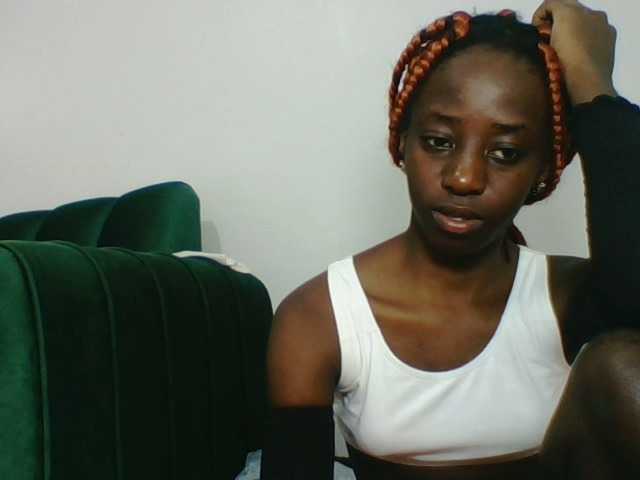 Sweetsmile23 live cam on BongaCams