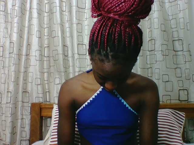 Sweetsmile23 live cam on BongaCams