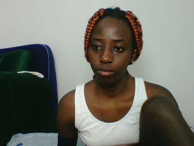 Sweetsmile23 live cam on BongaCams