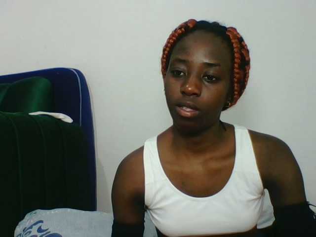 Sweetsmile23 live cam on BongaCams