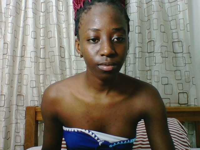 Sweetsmile23 live cam on BongaCams