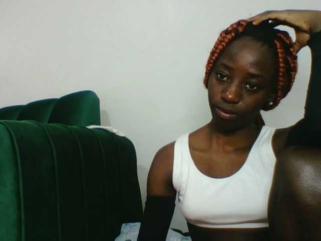 Sweetsmile23 live cam on BongaCams